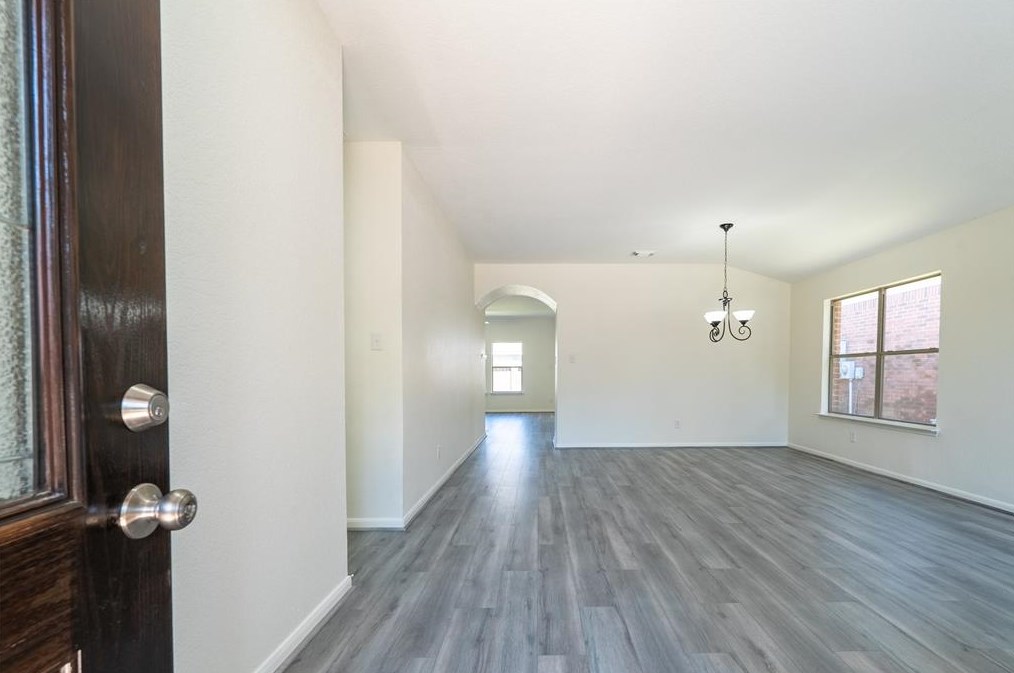 1318 Hawks Nest Dr, Houston TX  77067-3965 exterior