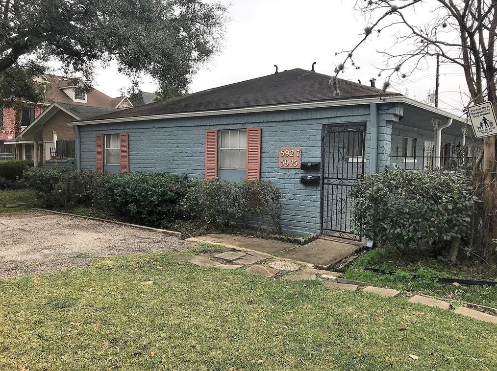 5925 Dolores St, Houston, TX 77057