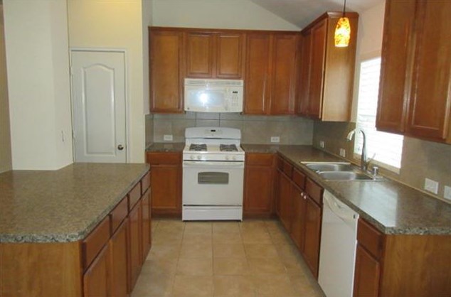 30034 Saw Oaks Dr, Magnolia, TX 77355