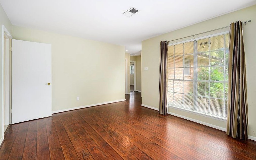 9614 Beverlyhill St, Houston, TX 77063