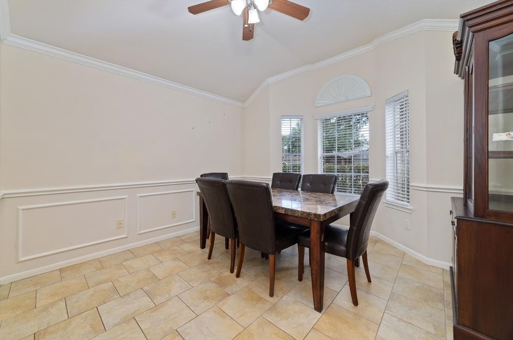 15242 Kingsbridge Way, Houston, TX 77083
