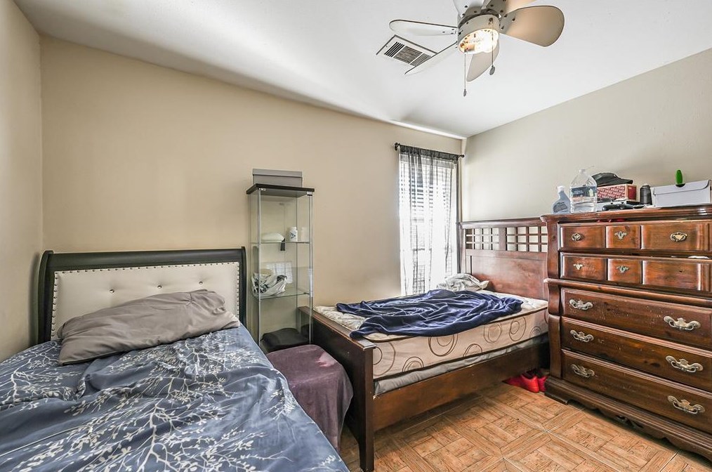 4911 Charriton Dr, Houston TX  77039-4806 exterior