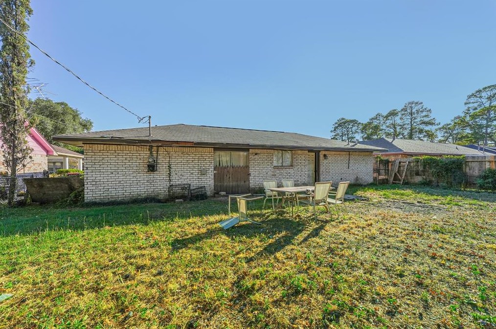 4911 Charriton Dr, Houston TX  77039-4806 exterior