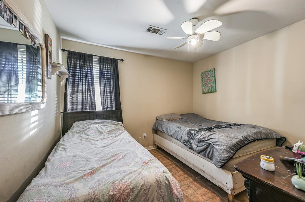 4911 Charriton Dr, Houston TX  77039-4806 exterior