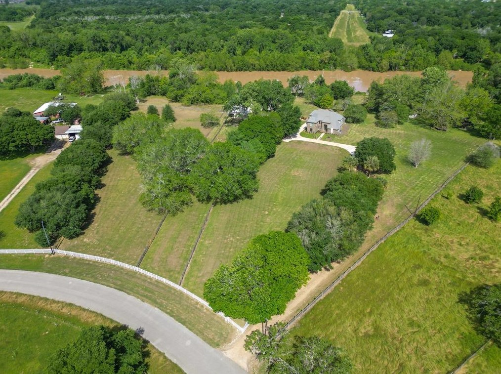 2219 Riverview Dr, Richmond, TX 77469-1458