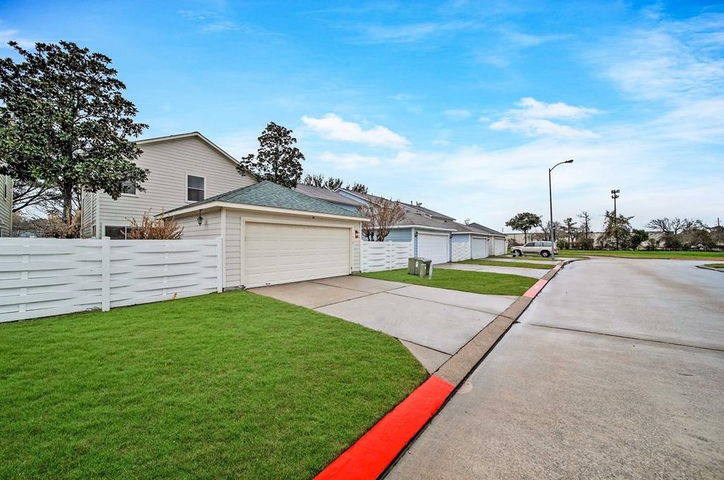 9514 Farrell Dr, Houston, TX 77070