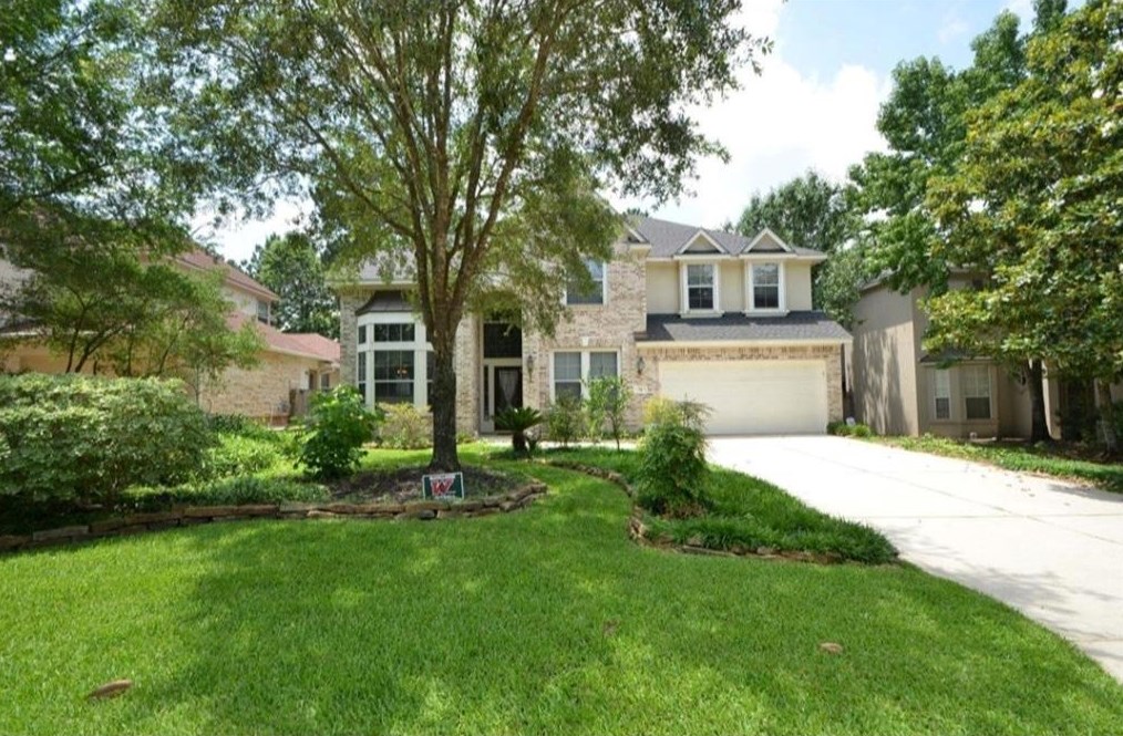 70 Altwood Cir, Spring TX  77382-2600 exterior