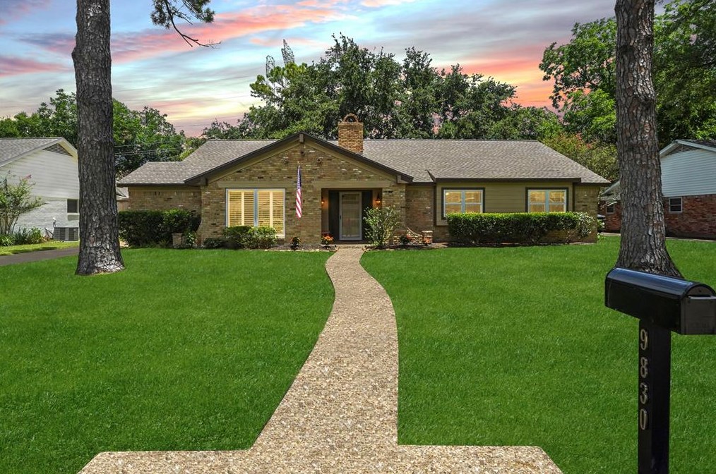 9830 Emnora Ln, Houston, TX 77080-5248