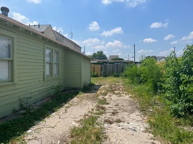 5351 Petty St, Houston, TX 77007