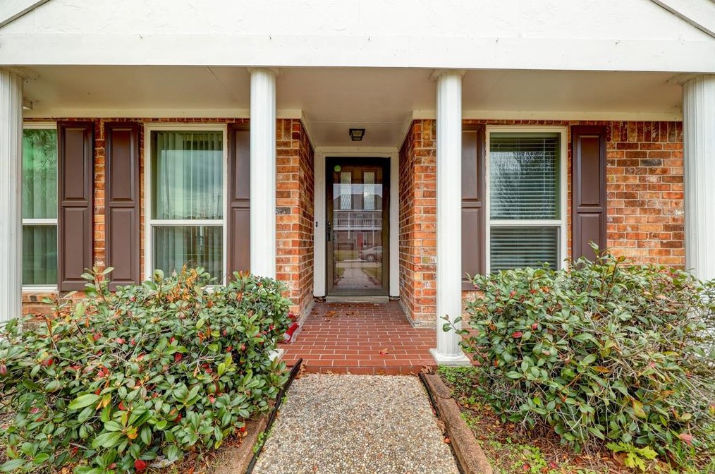 15451 Peermont St, Houston, TX 77062