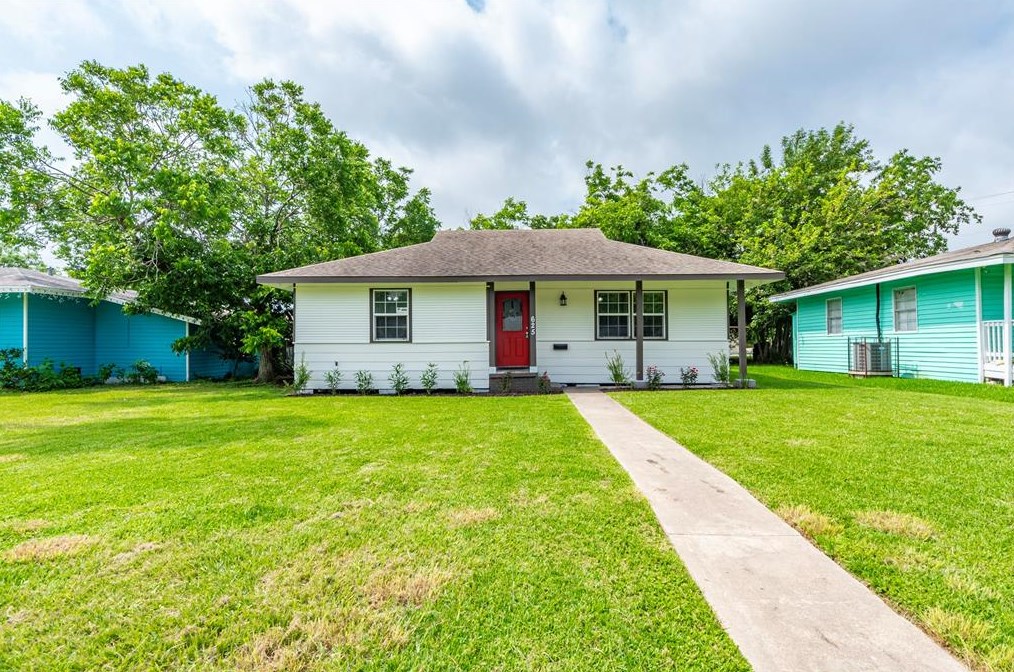 625 13th Ave, Texas City, TX 77590-5931