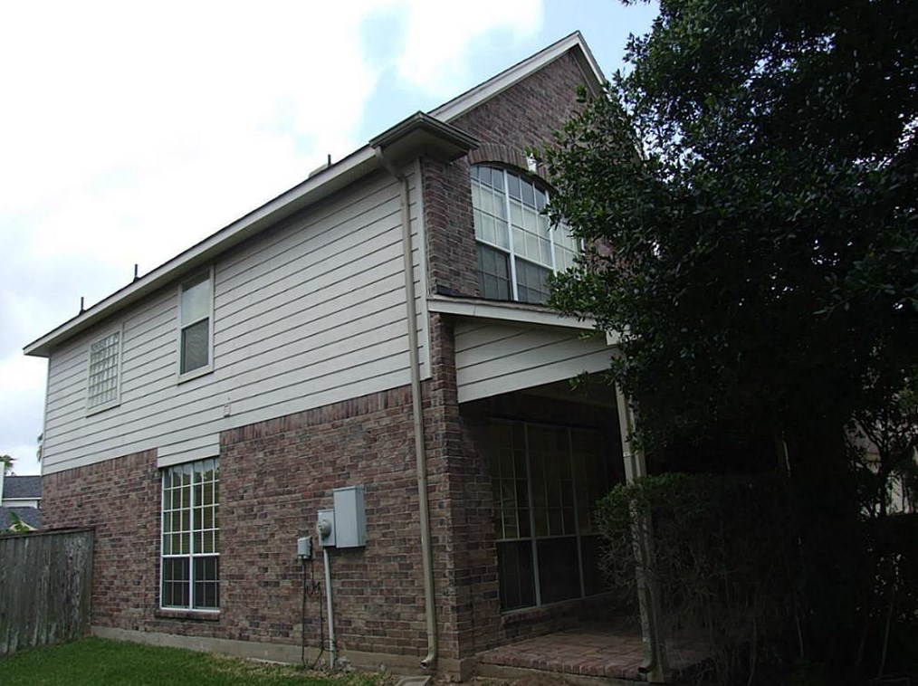 8002 Cross Trail Dr, Sugar Land, TX 77479