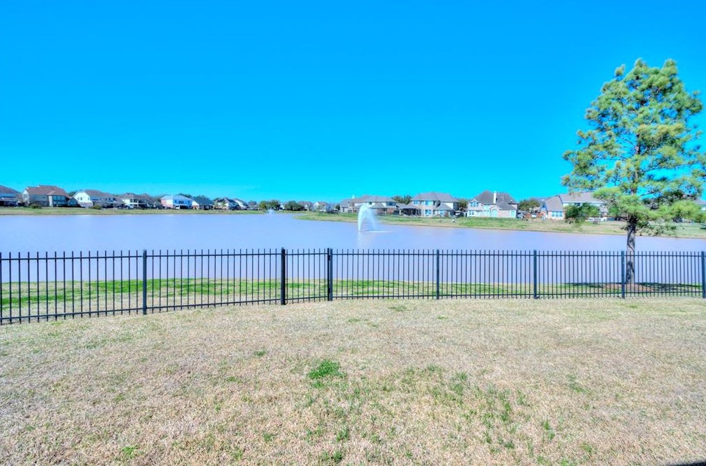 1712 Garden Ivy Ln, Pearland, TX 77581