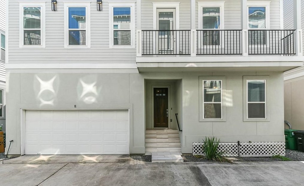 1134 17th St, Houston, TX 77008-3438