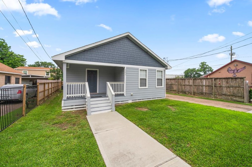307 Linwood St, Houston, TX 77011-4365