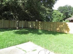 16818 Parliament Dr, Houston, TX 77083-5213
