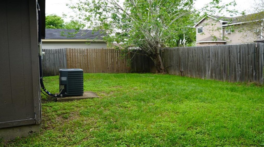 3330 Overcross Dr, Houston, TX 77045-3651