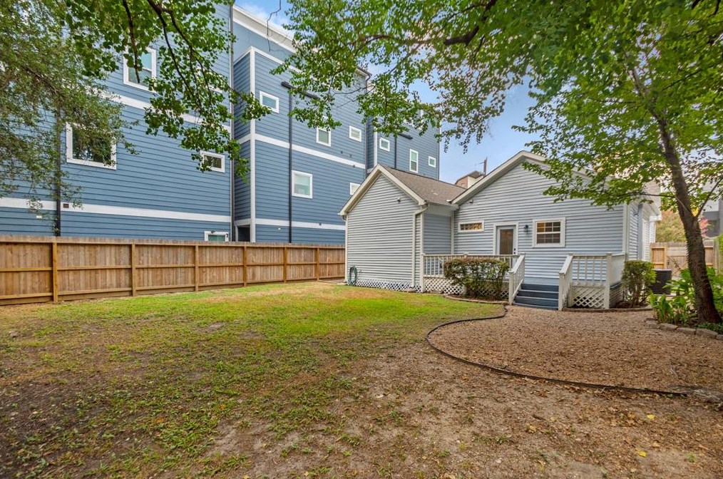 1615 Summer St, Houston TX  77007-4258 exterior