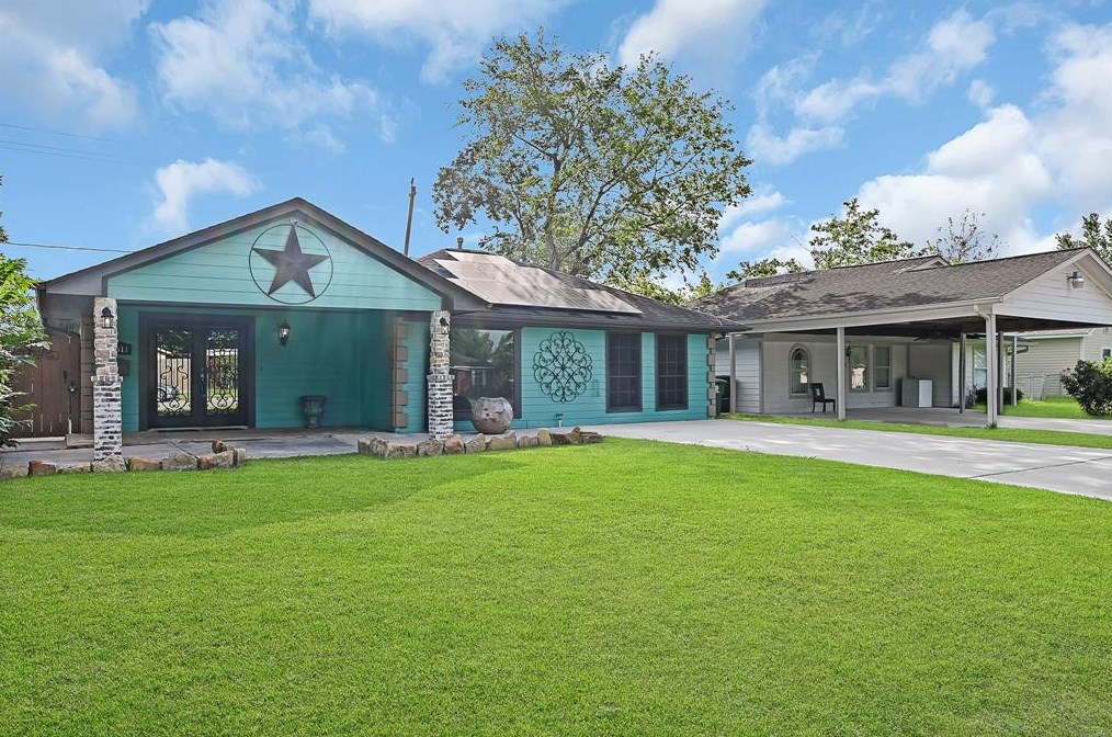 4811 Falvey St, Houston, TX 77017-4213