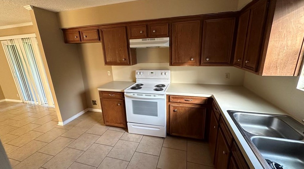 1601 Hazelwood St, Conroe, TX 77301-4030