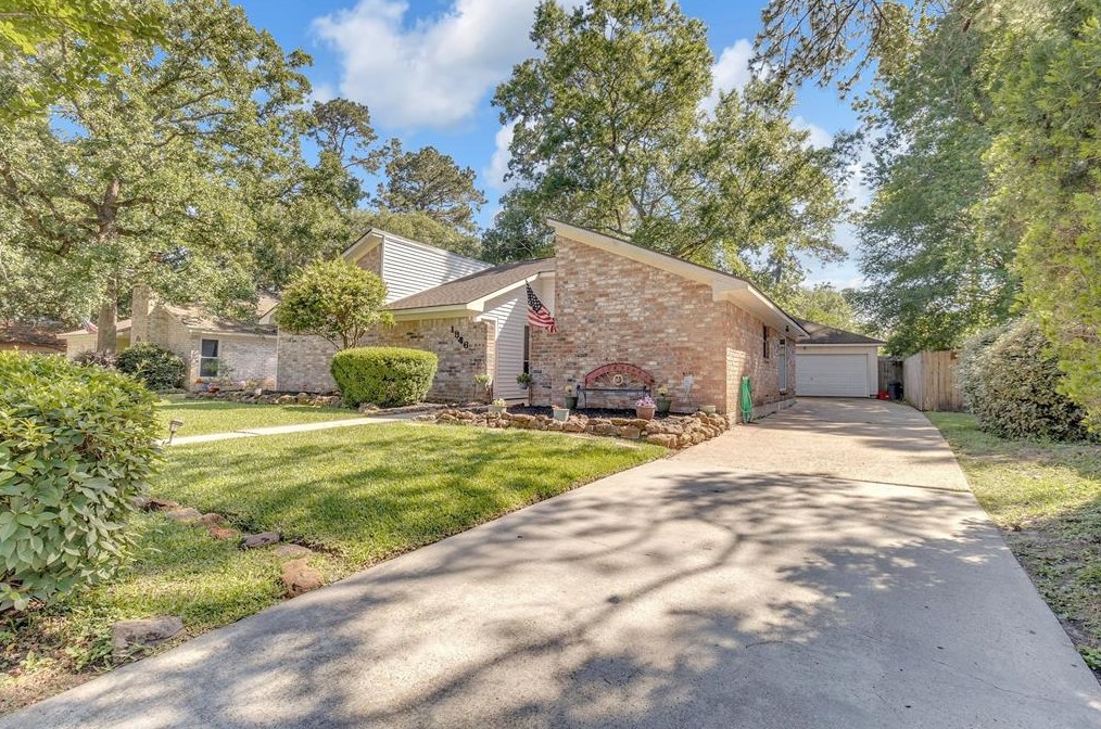1846 Willow Point Dr, Humble, TX 77339-2355