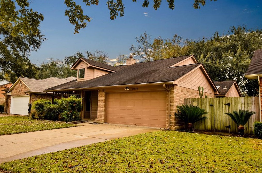 3530 Santa Rosa Ln, Sugar Land TX  77478-5243 exterior