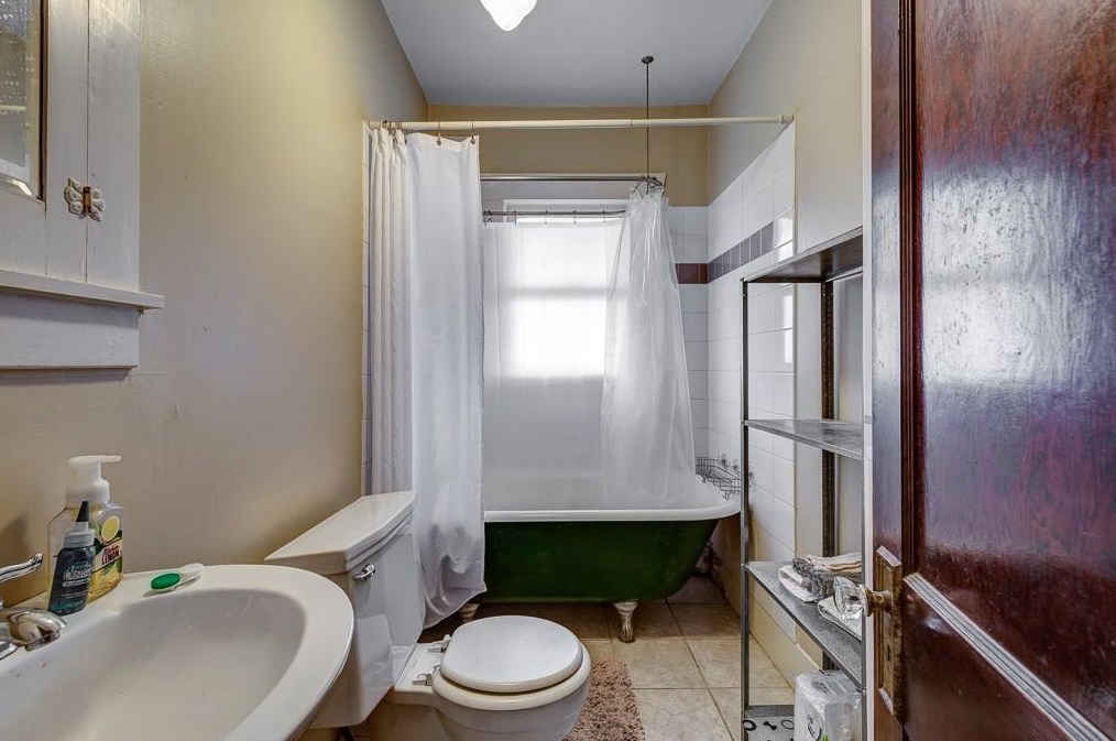 1522 Harvard St, Houston, TX 77008