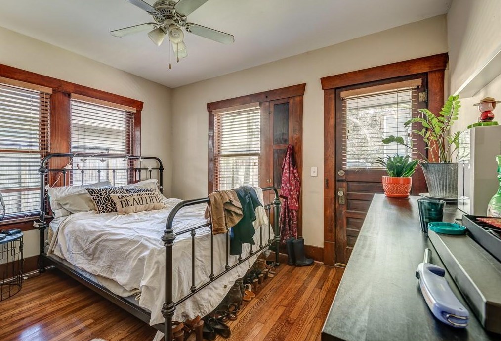 1522 Harvard St, Houston TX  77008-4217 exterior