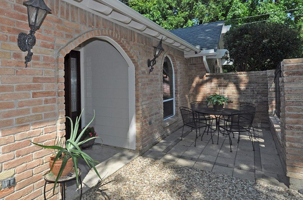 2302 Pine Terrace Dr, Humble, TX 77339