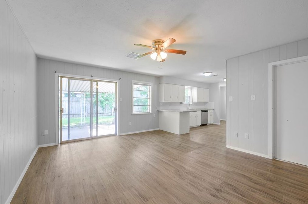 213 Pamela Dr, Baytown, TX 77521-4246