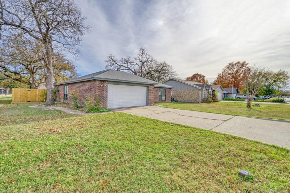 1308 Hardwood Ln, College Station, TX 77840