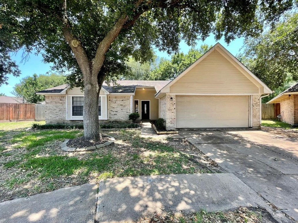 14227 Fitzroy Ct, Houston, TX 77083