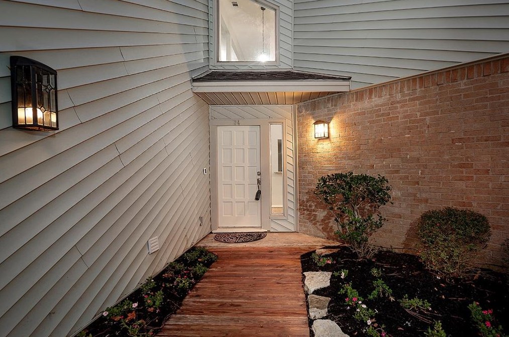 24 Havenridge Dr, Spring TX  77381-2609 exterior