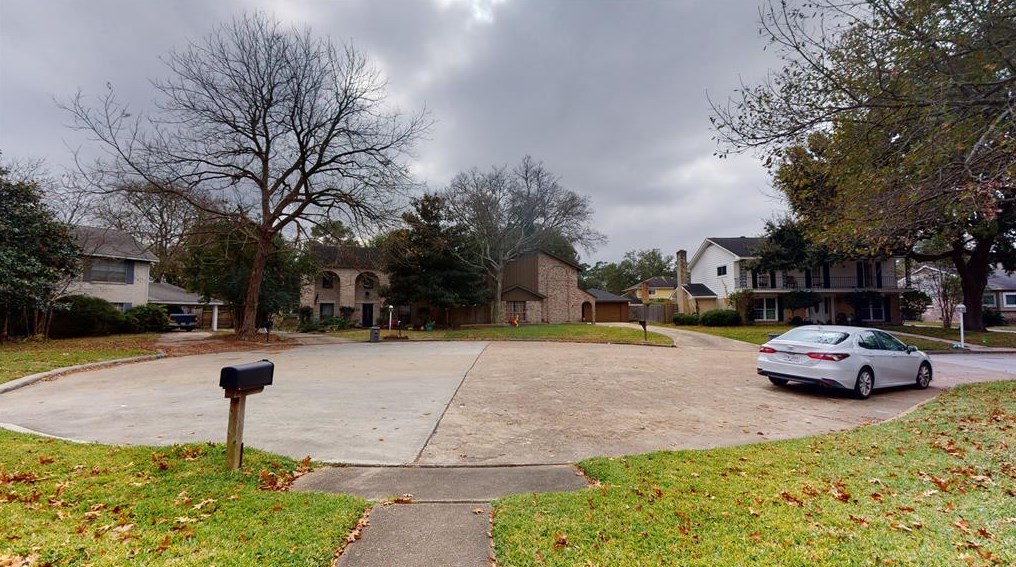 19 Donys Ct, Houston, TX 77040