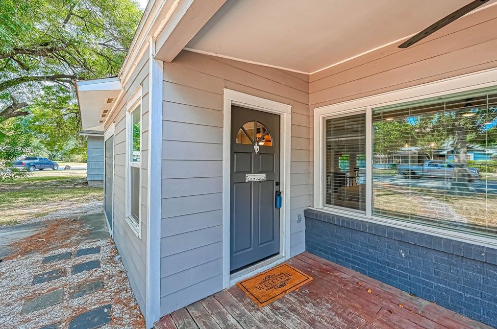1122 Worthshire St, Houston, TX 77008-6441