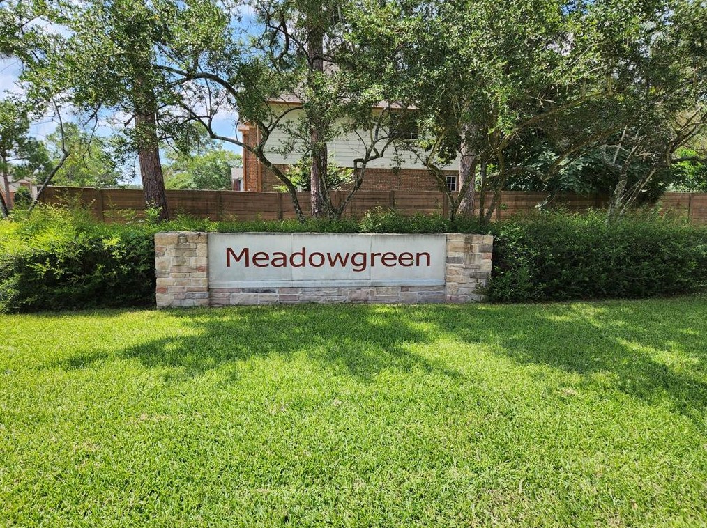 815 Lochnell Dr, Houston TX  77062-2610 exterior