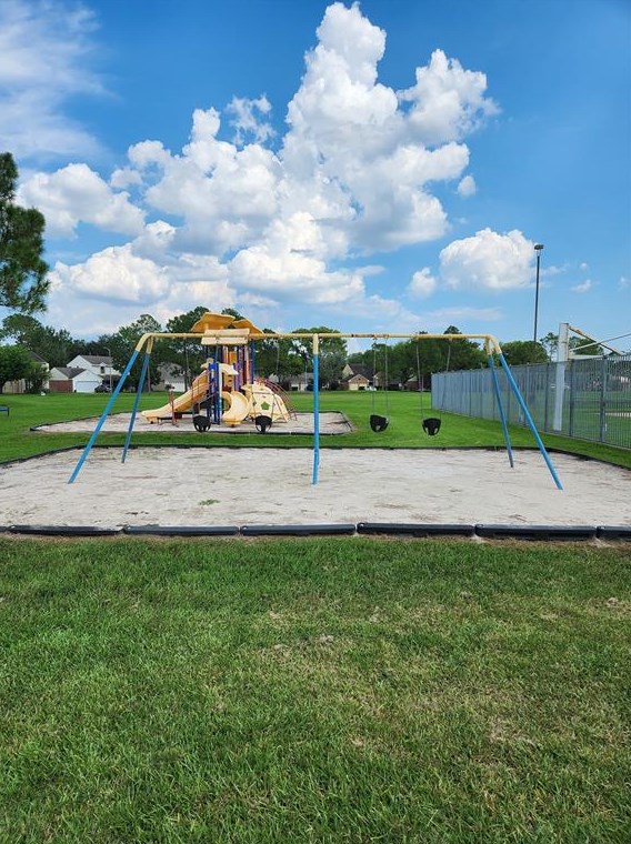 815 Lochnell Dr, Houston TX  77062-2610 exterior