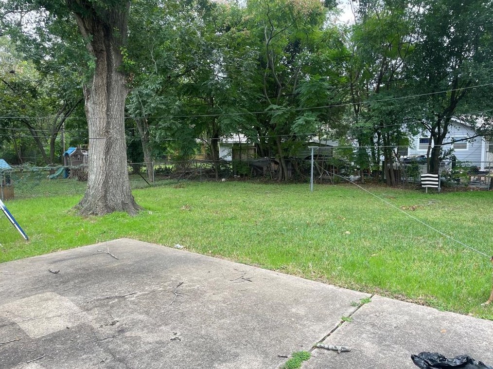 6433 Leader St, Houston TX  77074-4916 exterior