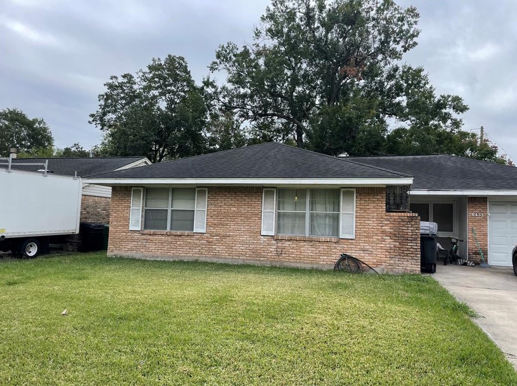 6433 Leader St, Houston TX  77074-4916 exterior