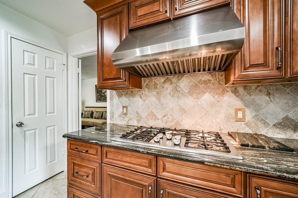 7411 Magnolia Shadows Ln, Houston TX  77095-4000 exterior
