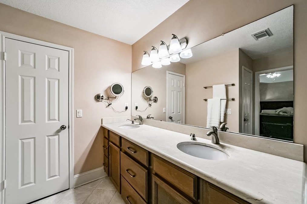 7411 Magnolia Shadows Ln, Houston TX  77095-4000 exterior