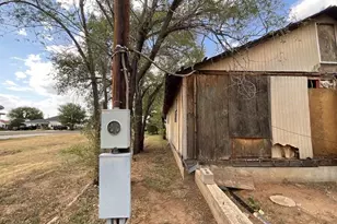 315 W Grand St, Borger, TX 79007 - Photo 6