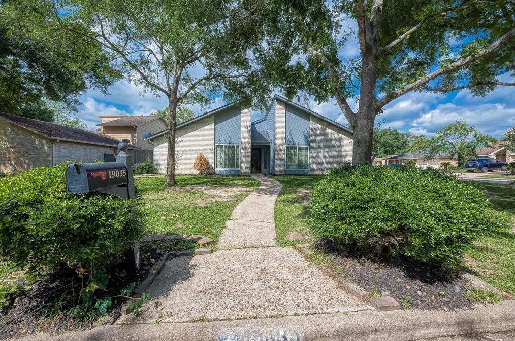 19035 Jodywood Dr, Humble, TX 77346