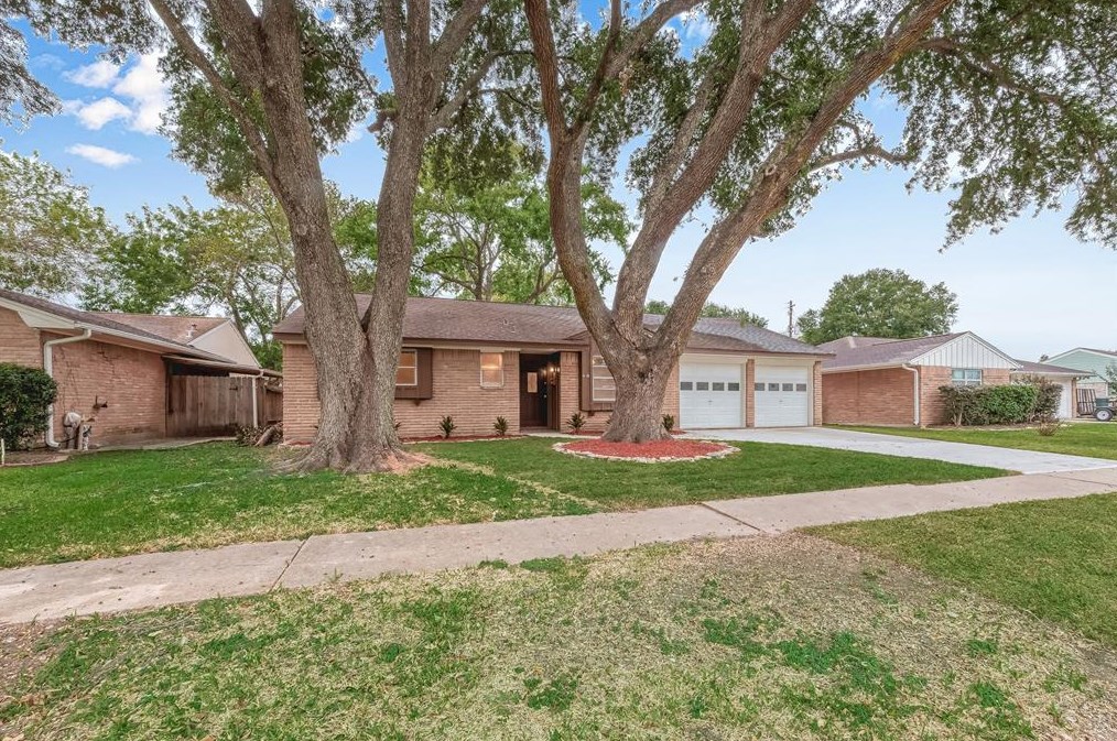 8110 Cadawac Rd, Houston, TX 77074
