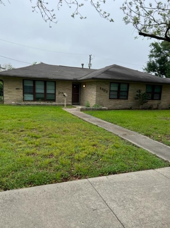 6803 Roxbury Rd, Houston, TX 77087