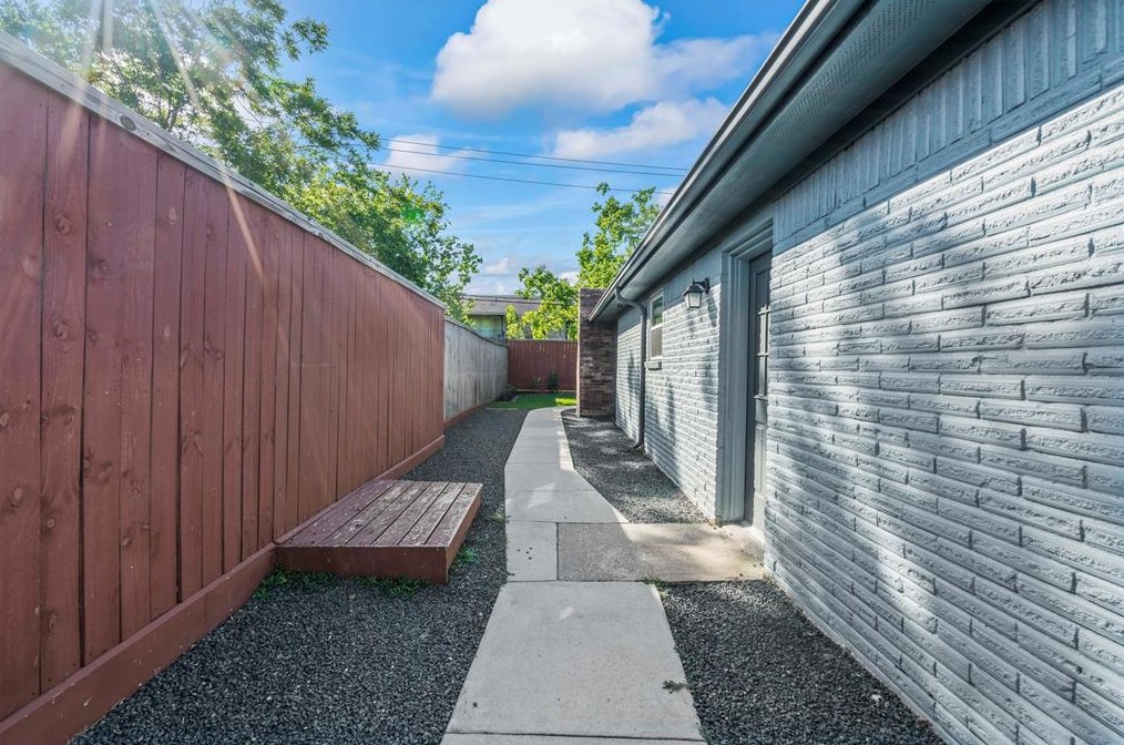 11035 Sageleaf Ln, Houston TX 77089-3913 exterior