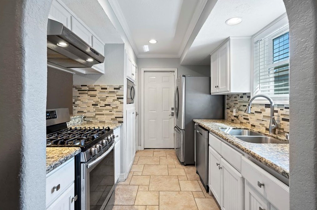 11035 Sageleaf Ln, Houston TX 77089-3913 exterior