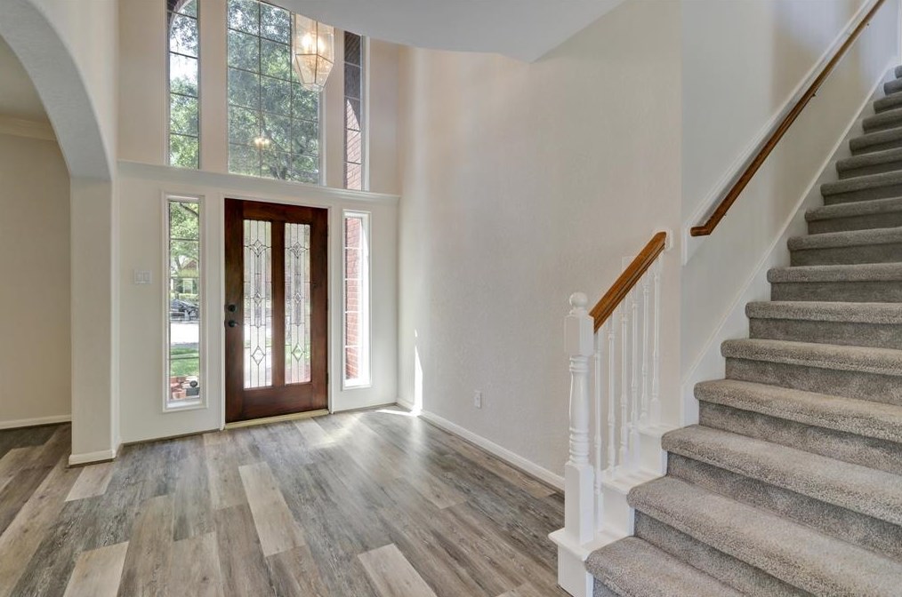 1303 Meadow Bay Ct, Sugar Land, TX 77479-4057
