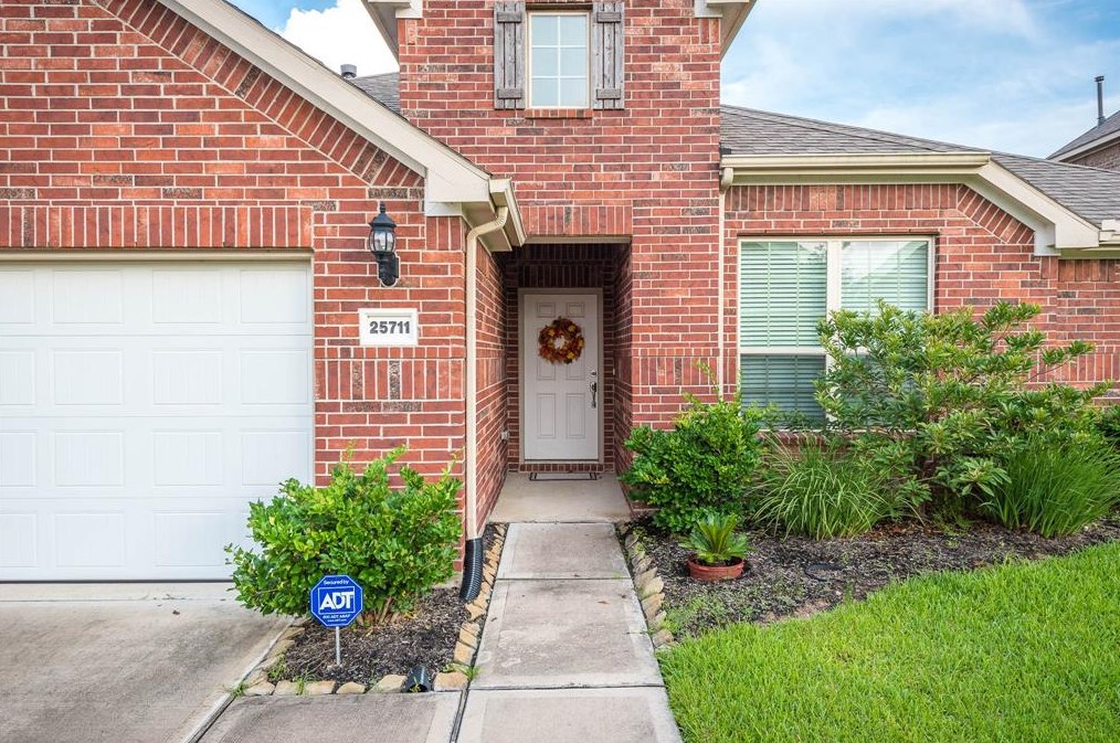 25711 Foxrun Vista Dr, Katy, TX 77494-3980