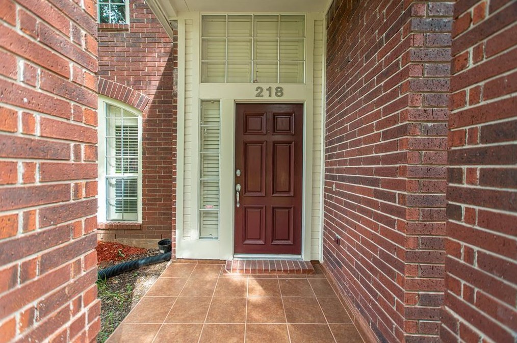 218 Birch Hill Dr, Sugar Land, TX 77479